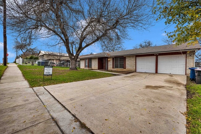 Building Photo - Beautiful Rental home in the Medical Cente...