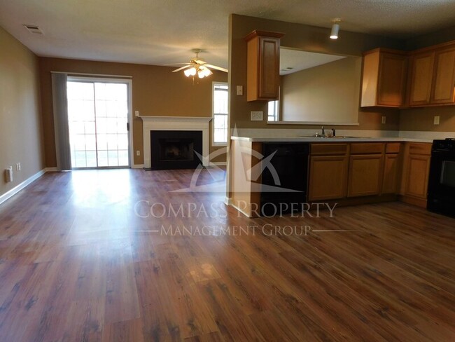 Foto del edificio - 3706 Sapphire Ct
