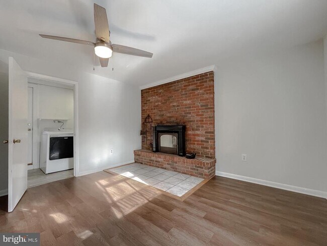 Foto del edificio - 18937 McKays Cove Ln