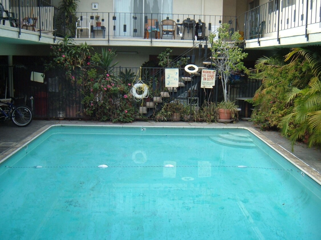 Primary Photo - 4600 E 7th St