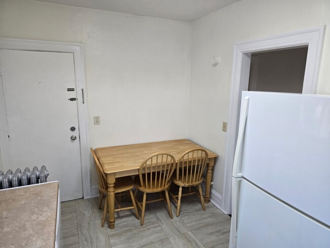 eat in kitchen - 12 Sharaf St