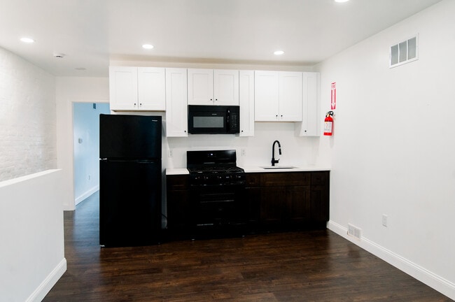 Kitchen - 516 S 8th St