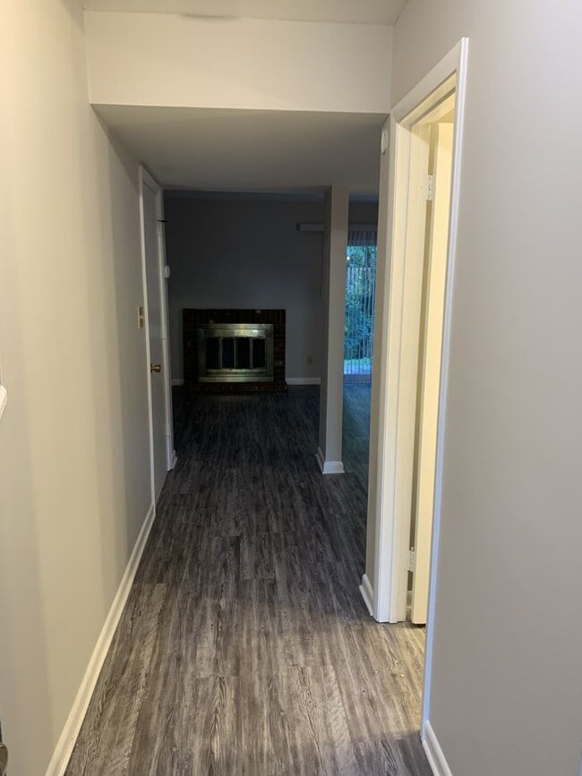 Building Photo - 2 BR/1.5 BA West Lake Townhome Near Dolley Madison