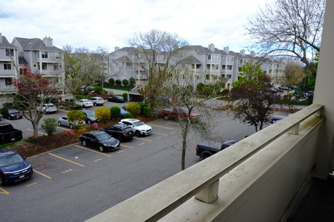 Building Photo - 200 Falls Blvd