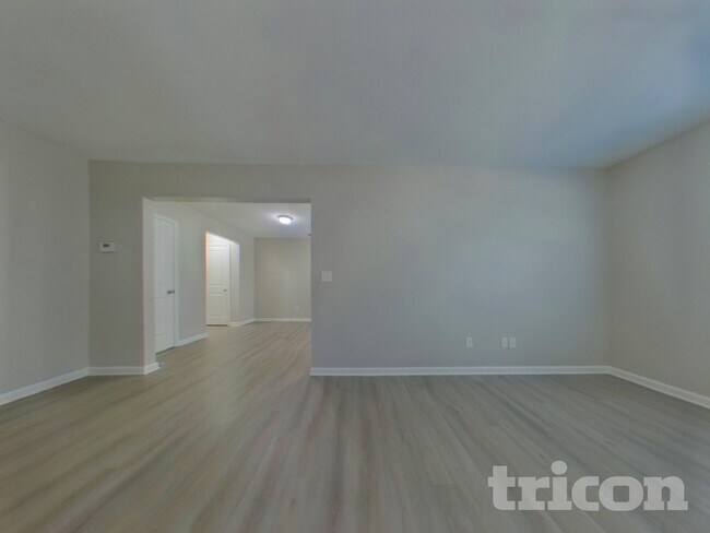 Foto del edificio - 344 Longfellows Ln