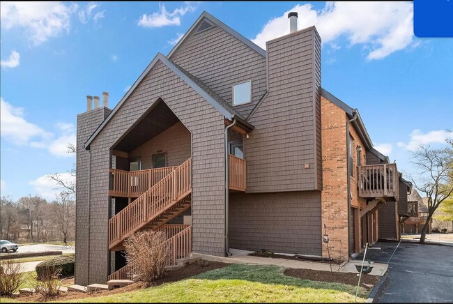 Foto del edificio - 5100 Hollow Wood Ct