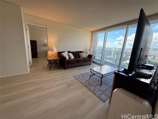 Building Photo - 1296 Kapiolani Blvd