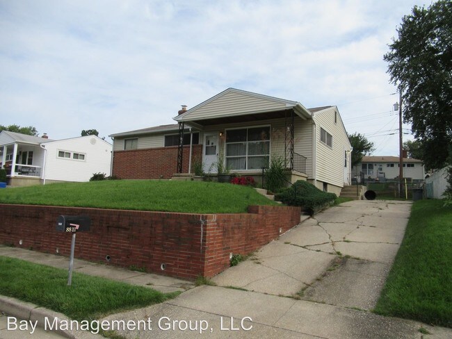 Foto del edificio - 3 br, 1.5 bath House - 8811 Spring Rd