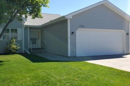 Building Photo - 1704 Wellington Pl