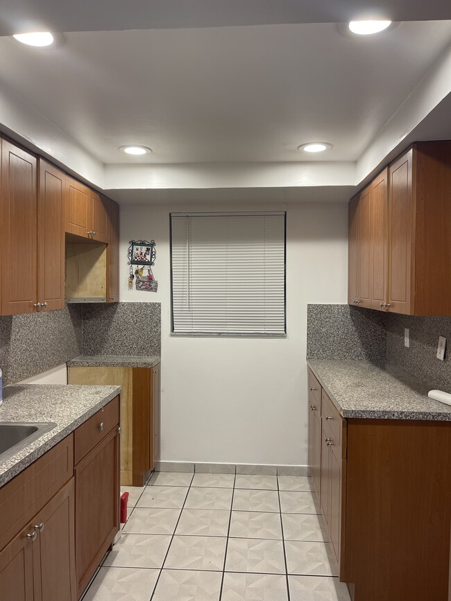 Foto del edificio - 2744 W 60th St
