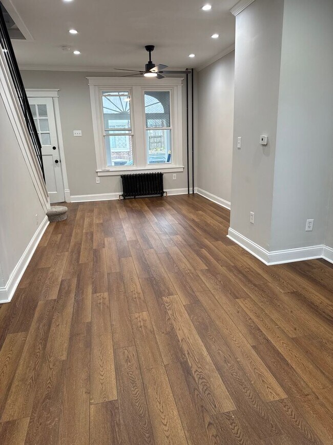 Foto del edificio - Beautiful Newly Renovated 3 Bedroom Home Now Available in East Falls!!!