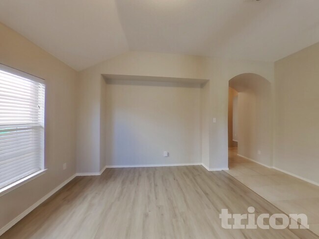 Foto del edificio - 369 Magnolia Dr