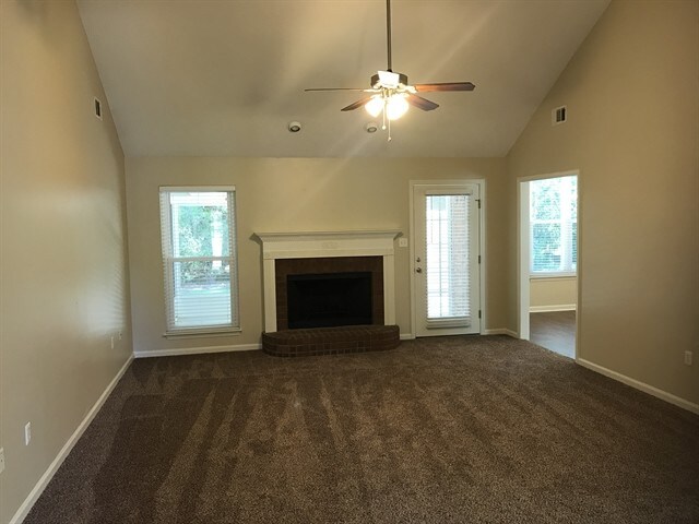 Building Photo - 170 Rosemont Ct