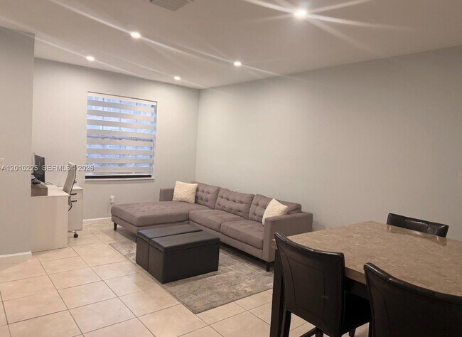 Foto del edificio - 9330 W 33rd Ave