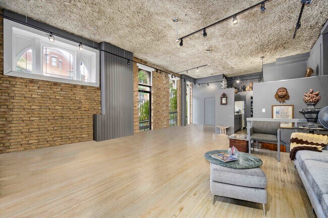 Foto del edificio - 2000 N Clifton Ave