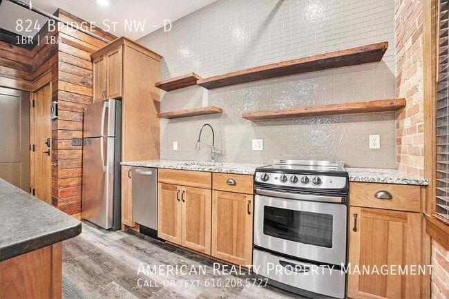 Foto del edificio - 824 Bridge St NW