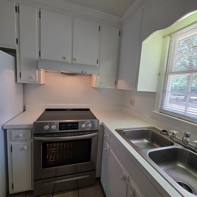 Building Photo - 2625 Partridge Dr