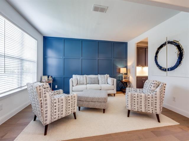 Foto del edificio - 1701 Rain Lily St