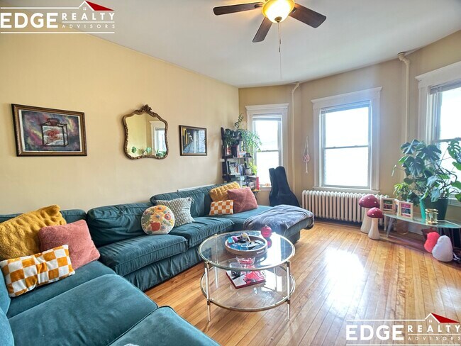 Foto del edificio - 12 Justin Rd