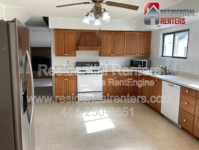 Foto del edificio - 257 S Regis Rd