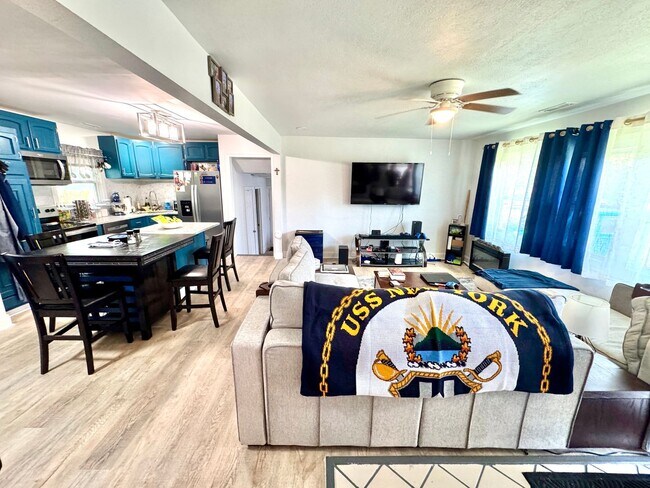 Building Photo - Charming Brick Ranch Near the Beach & Bases