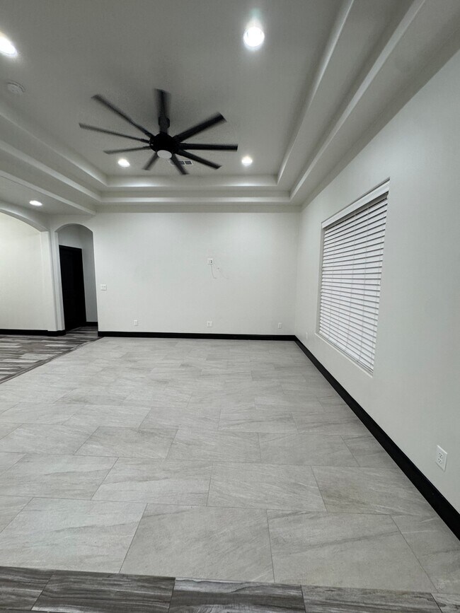 Foto del edificio - 4791 Crossroads Dr
