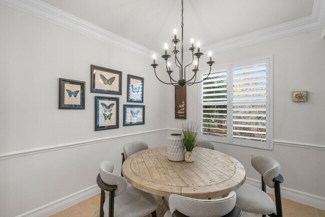 Foto del edificio - 3545 Laurel Greens Ln N