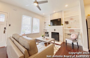 Building Photo - 136 Montclair St