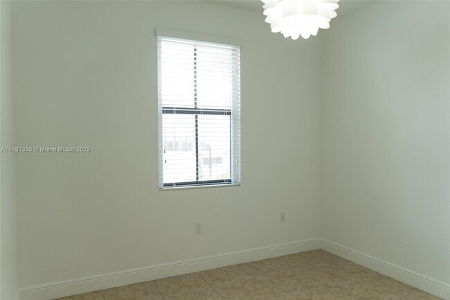 Foto del edificio - 9972 NW 10th St