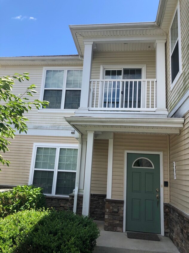 Primary Photo - 205 N Twin Lakes Blvd