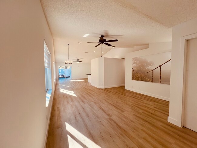 Building Photo - 1611 Palermo Dr