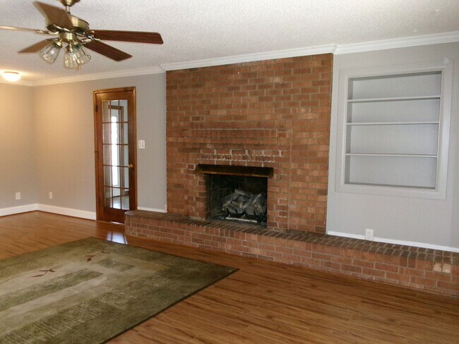 Foto del edificio - Brick Rancher For Rent in Summerfield!