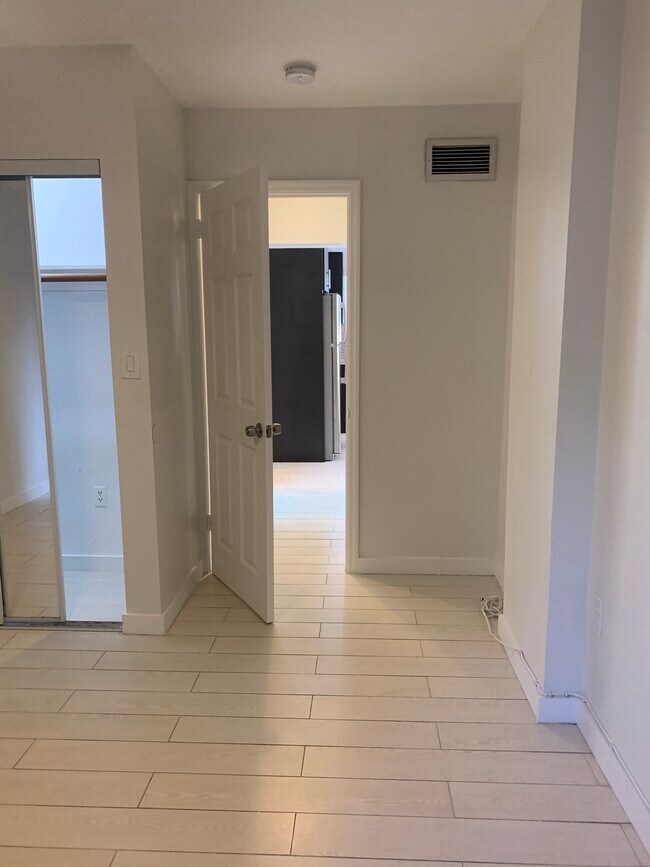 Foto del edificio - 947 Lenox Ave