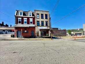 Building Photo - 810 Amity St