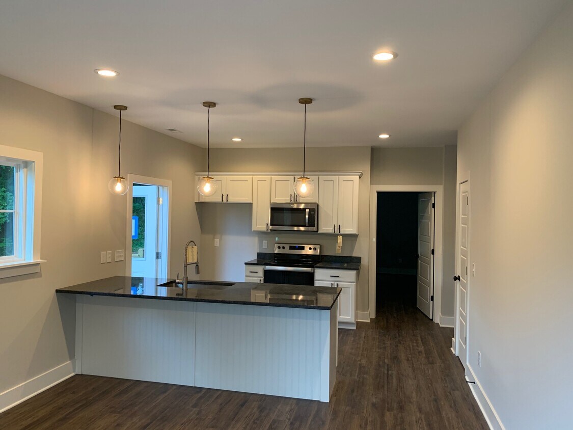 Foto principal - 1248 Browns Ferry Rd