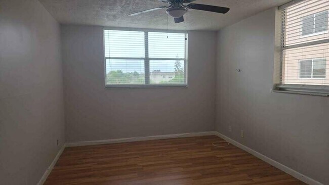 Foto del edificio - 2851 Somerset Dr