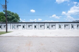 Building Photo - 2612 Castle St