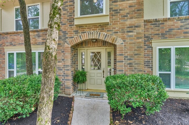 Foto del edificio - 71 Breezy Point Pl