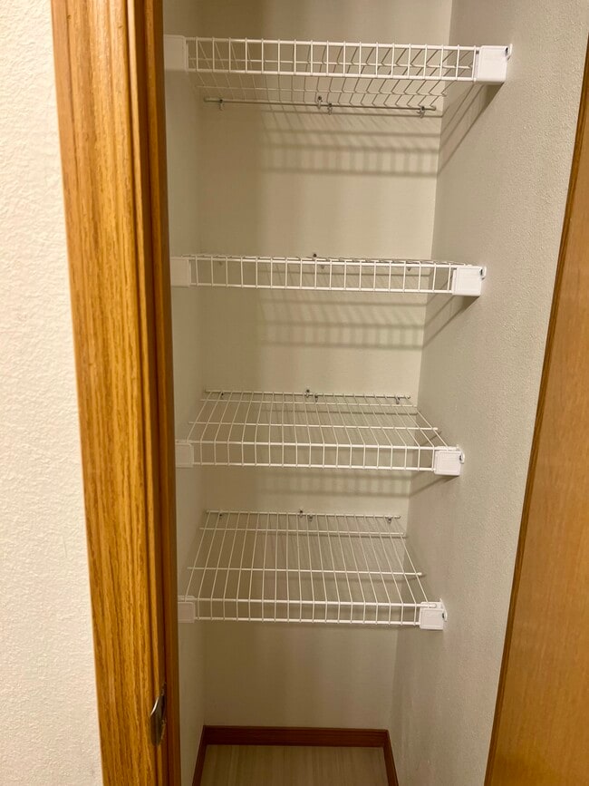 Master Bathroom Closet 3x2 Detached - Bluegrass Farms Apartments