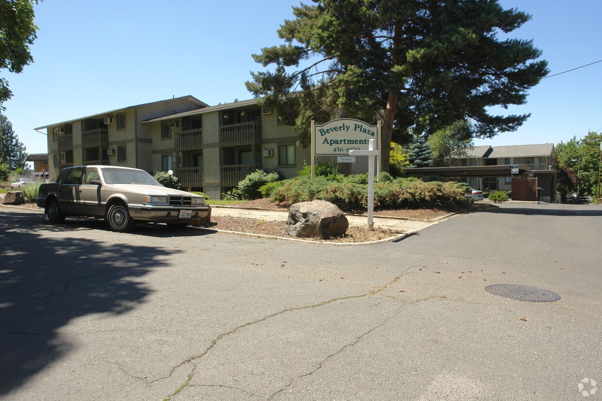 Building Photo - Beverly Apartments