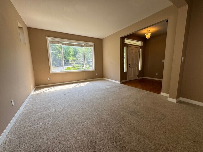 Building Photo - 3bd/2.5ba Renton Home