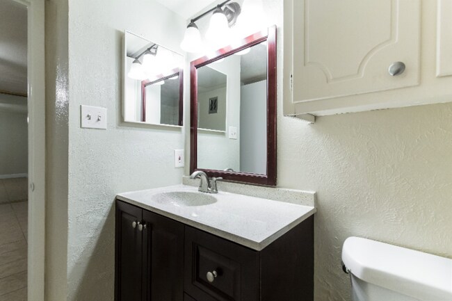 Building Photo - 5616 Boca Raton Blvd