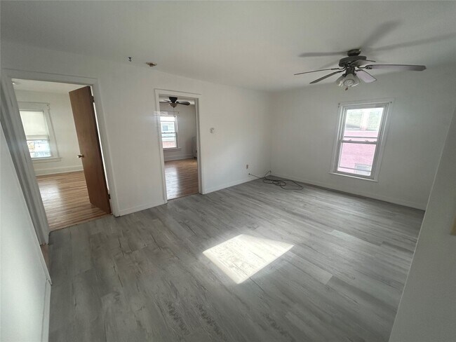 Building Photo - 225 Hill Ave