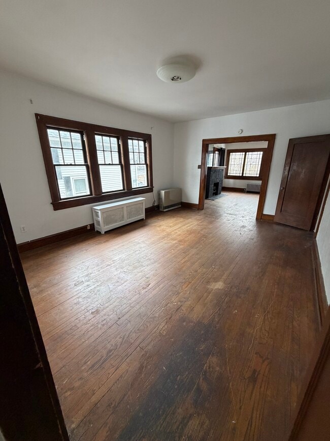 Building Photo - 517 Miles Ave