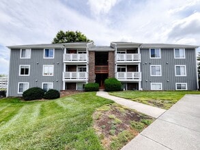 Building Photo - 824 Cascade Ct