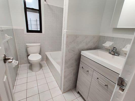 Foto del edificio - 2 bedroom in Bronx NY 10452