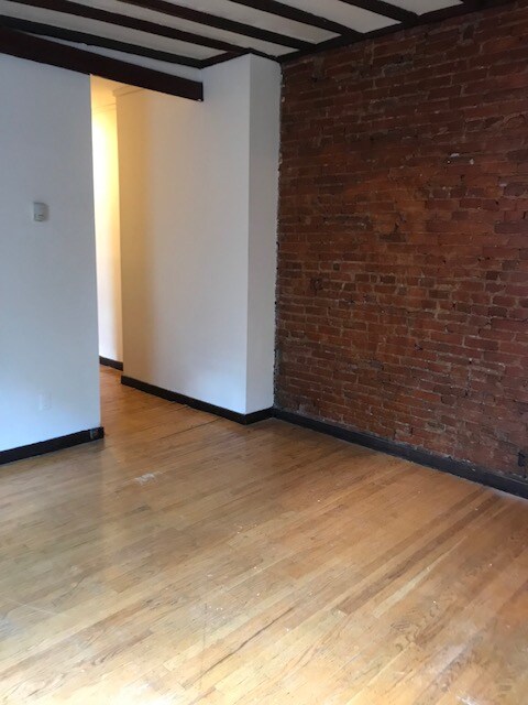 Building Photo - 2039 Walnut St