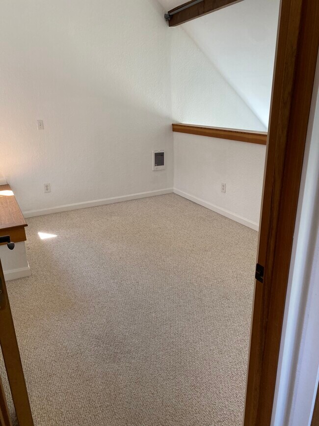 Dormitorio tipo loft - 8400 25th Avenue Southwest