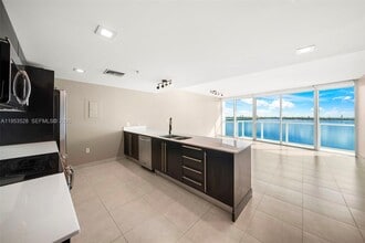 Building Photo - 665 NE 25th St