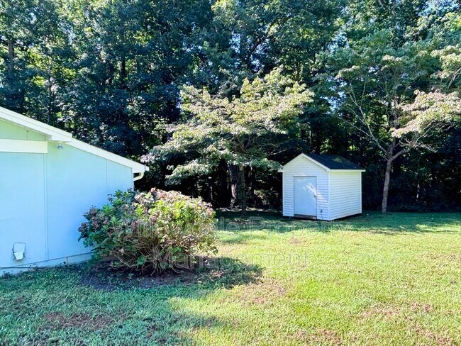 Foto del edificio - 3120 Tuckaway Dr
